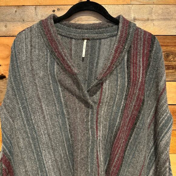 Free People Fringe Boho Blanket Poncho Sweater Duster Wrap Charcoal Gray XS/S - Picture 7 of 15